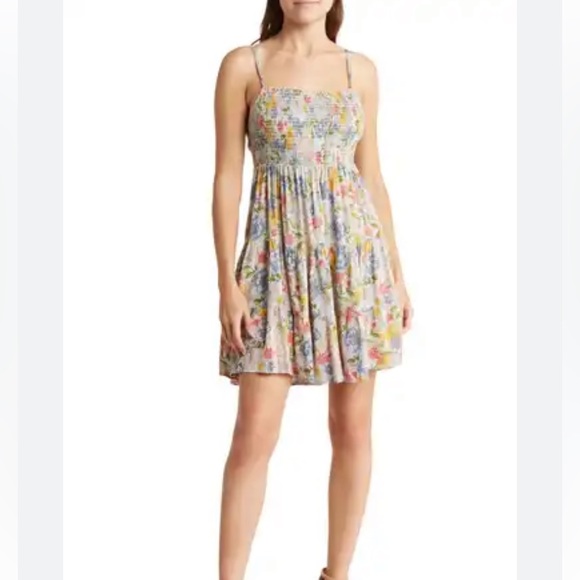 Angie Smocked Floral Dress - Picture 10 of 10